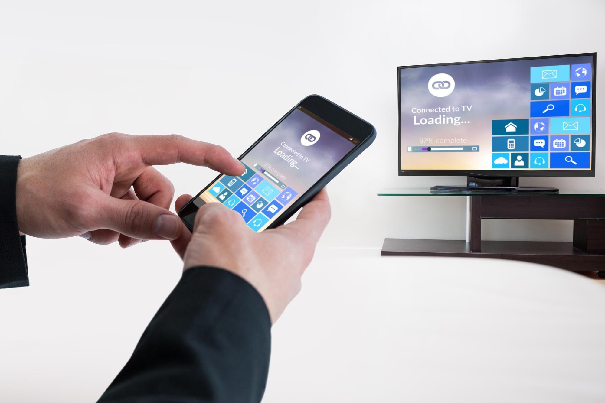 How to Connect Phone with Smart TV Wirelessly – Like a Pro