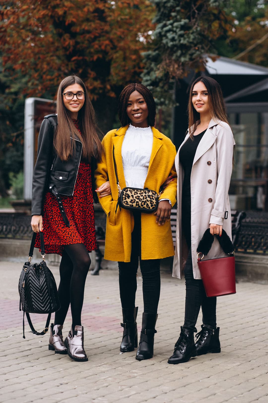 Blog Clothe Image Fashion Trends 2025: Colors, Silhouettes & Fabrics for Women